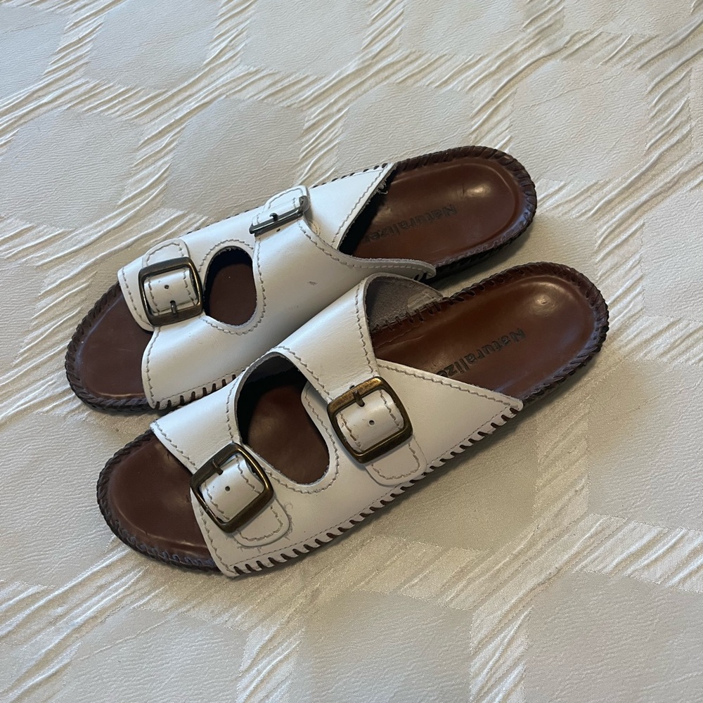 Naturalizer Woman’s White Leather Slide Sandals with Buckles 8N